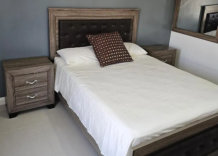 Apartment Sleeps 6 With Pool Access