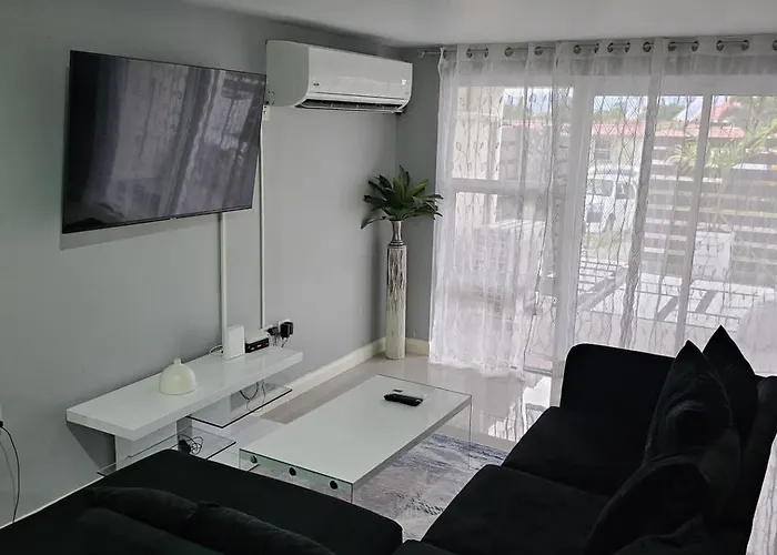 Apartment Sleeps 6 With Pool Access