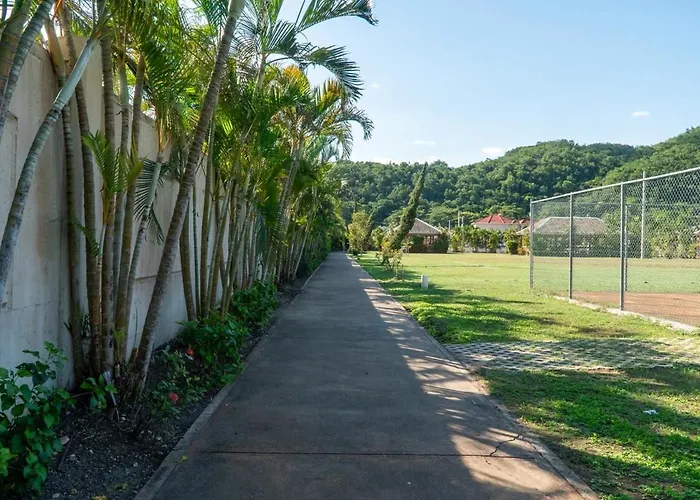 Palm Serenity- Gated Pool Home In Portmore